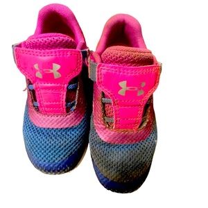 Girls UnderArmour Sneaker Sz 10